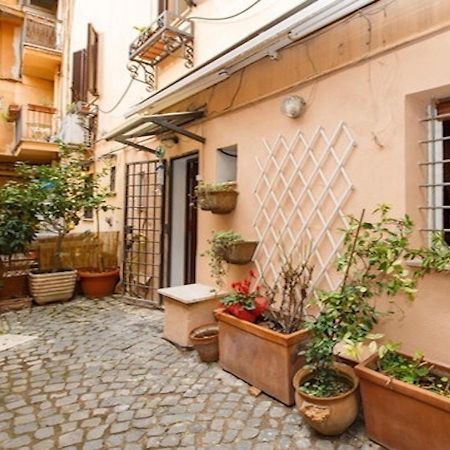 Independent With Garden Heart Of Trastevere John Cabot Rome Buitenkant foto